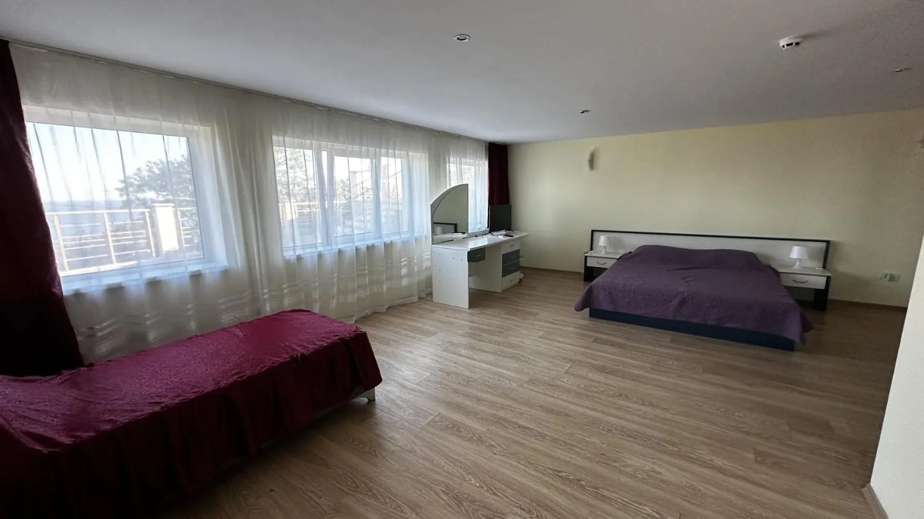 Quartz Hotels Varna Briz 3*,