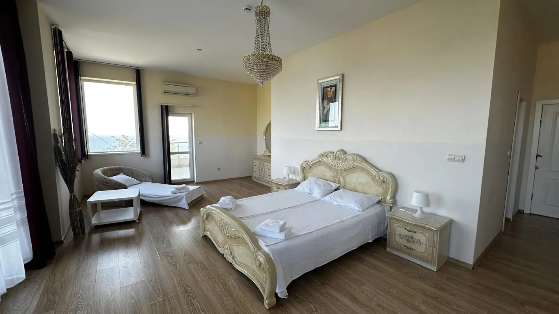 Quartz Hotels Varna Briz 3*,